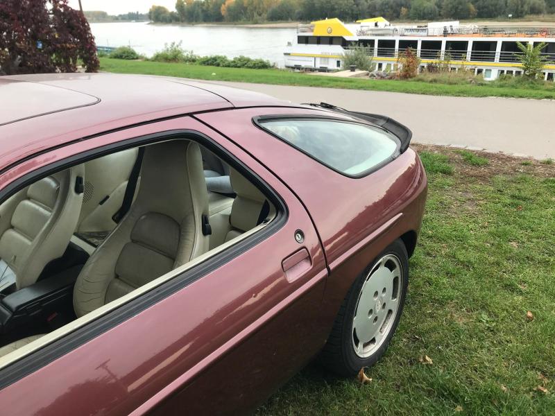 Porsche 928 4