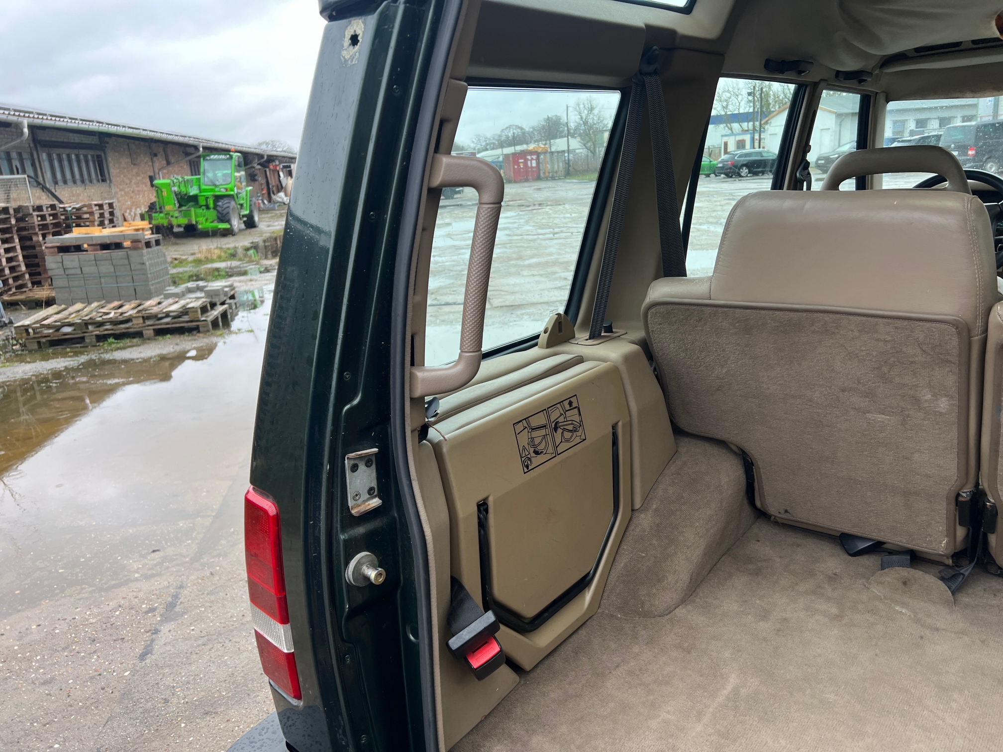 Land Rover Discovery 5