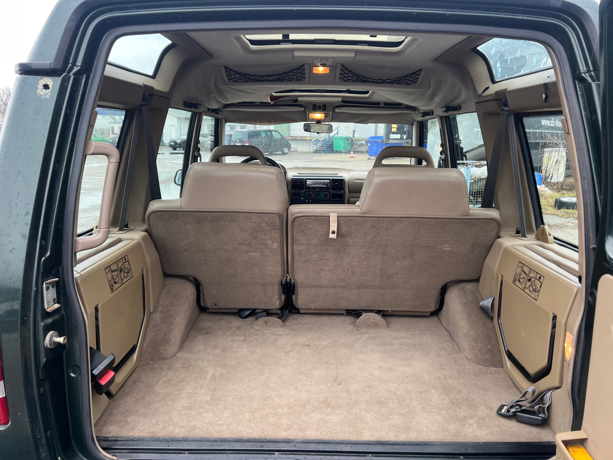 Land Rover Discovery 6