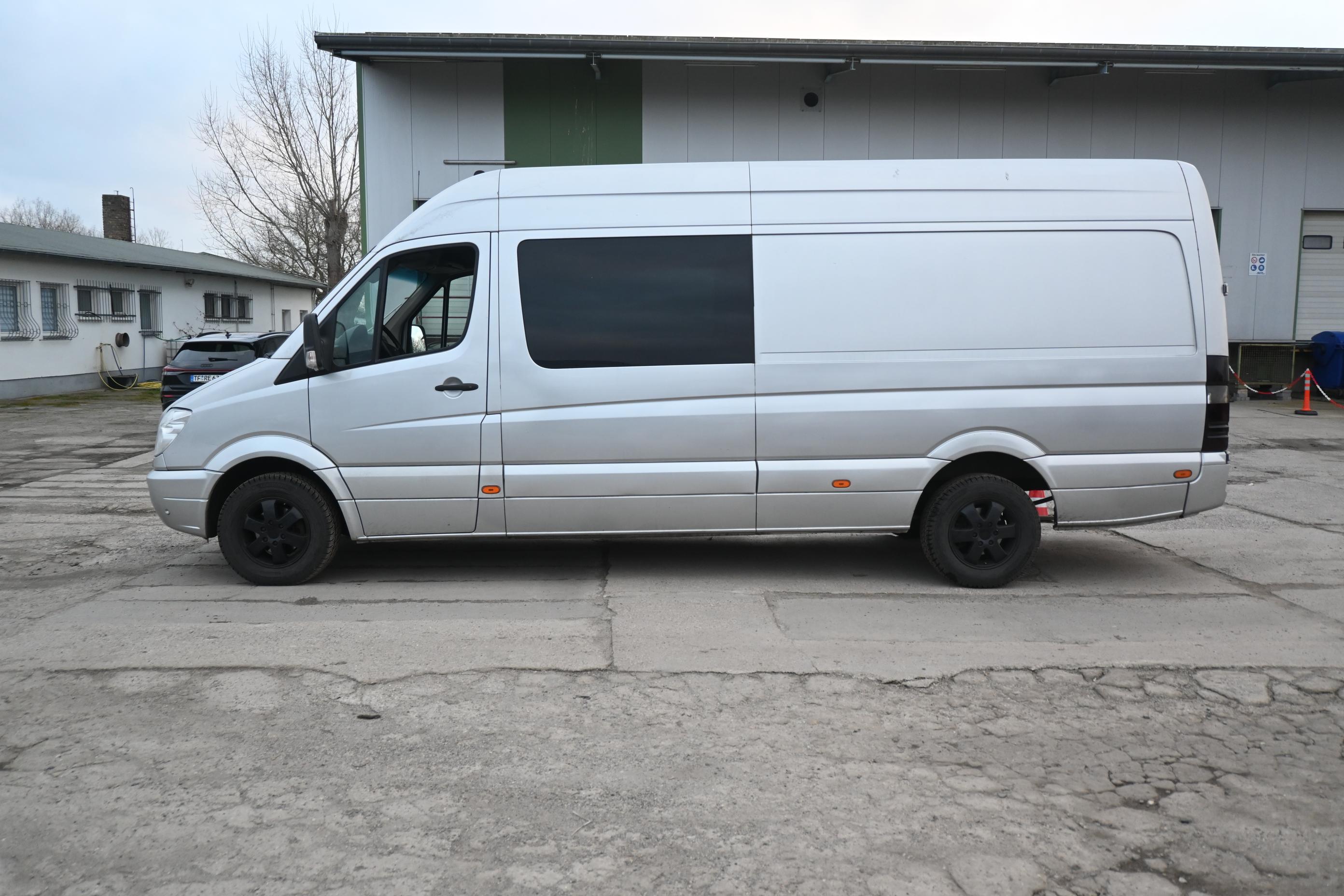 Mercedes-Benz Sprinter 2